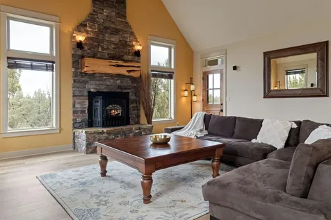 24442 Dodds Road Bend OR 97701