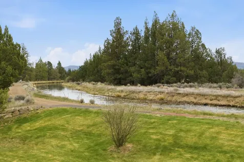24442 Dodds Road Bend OR 97701