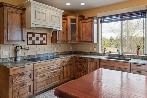 24442 Dodds Road Bend OR 97701