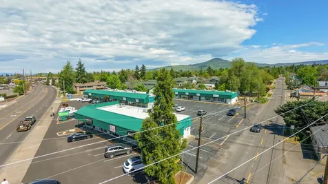 602 Crater Lake Avenue Medford OR 97504