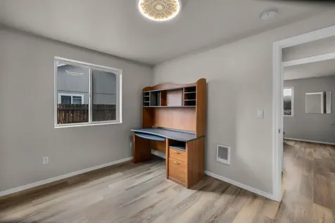 2470 NE 3rd Street Redmond OR 97756
