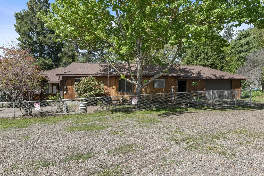 1103 Fourth Avenue Gold Hill OR 97525