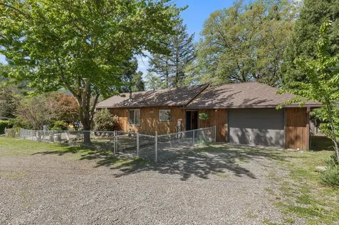 1103 Fourth Avenue Gold Hill OR 97525