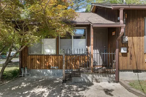 1103 Fourth Avenue Gold Hill OR 97525