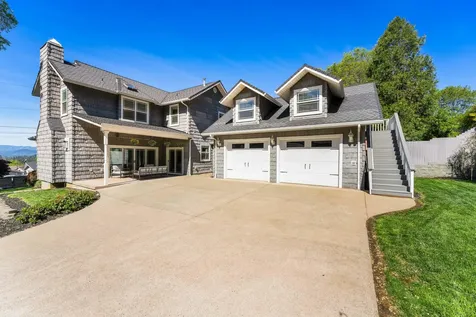 1679 NE Terrace Drive Grants Pass OR 97526