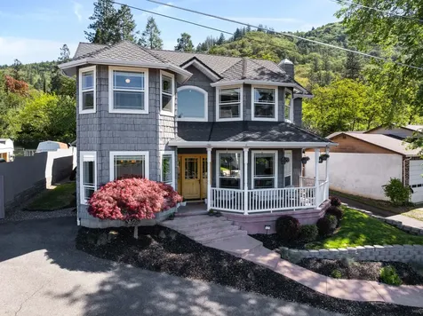 1679 NE Terrace Drive Grants Pass OR 97526
