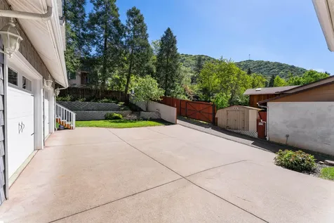 1679 NE Terrace Drive Grants Pass OR 97526