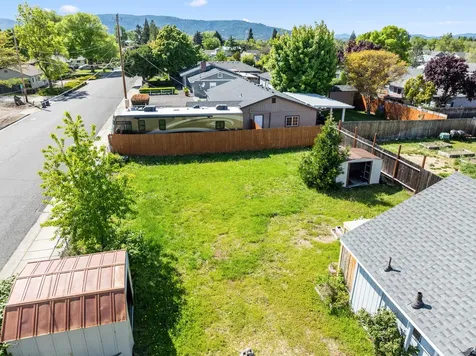 2651 Howard Avenue Medford OR 97501