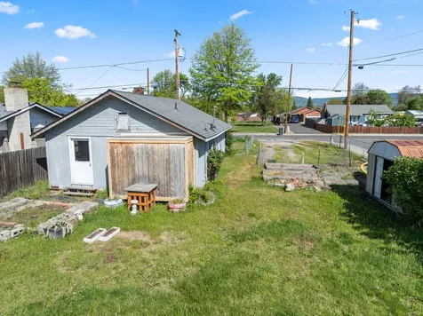 2651 Howard Avenue Medford OR 97501