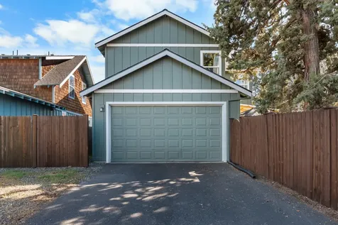 20392 Aberdeen Drive Bend OR 97702