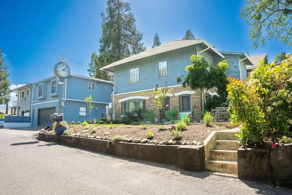 200 Medford Heights Lane Medford OR 97504