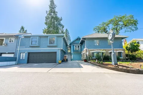 200 Medford Heights Lane Medford OR 97504
