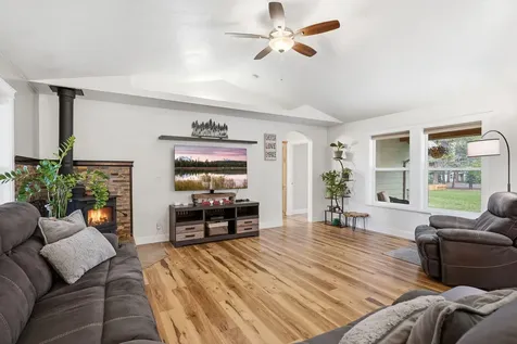 15991 Falcon Lane La Pine OR 97739