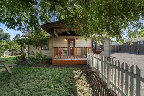 654 NW 4th Street Redmond OR 97756