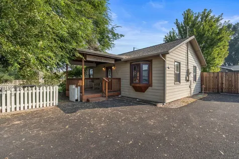 654 NW 4th Street Redmond OR 97756