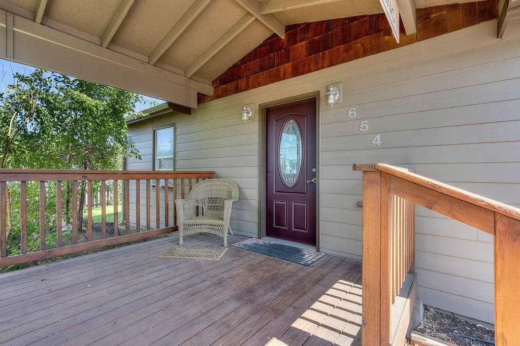 654 NW 4th Street Redmond OR 97756