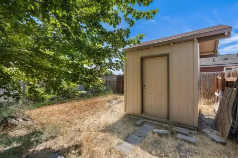 654 NW 4th Street Redmond OR 97756