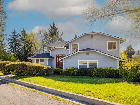 1990 Arlington Drive Klamath Falls OR 97601