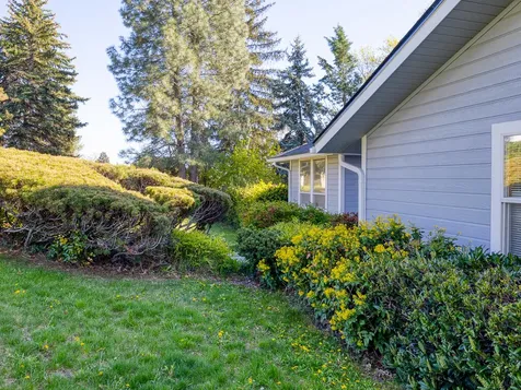 1990 Arlington Drive Klamath Falls OR 97601
