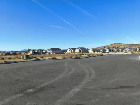3251 NW 7th Street Redmond OR 97756