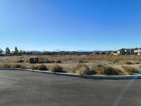 3251 NW 7th Street Redmond OR 97756