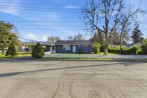 605 SW Greenwood Avenue Grants Pass OR 97526