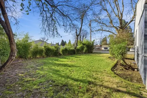 605 SW Greenwood Avenue Grants Pass OR 97526
