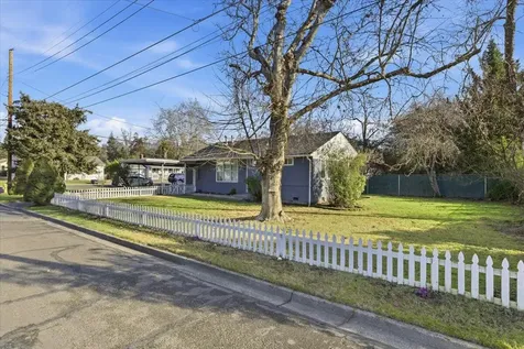 605 SW Greenwood Avenue Grants Pass OR 97526