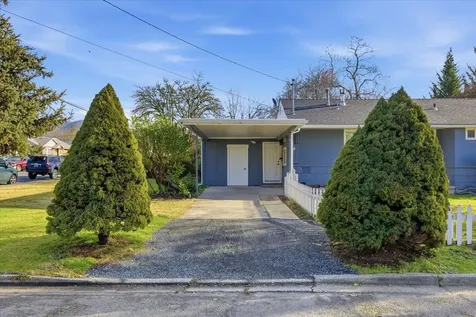 605 SW Greenwood Avenue Grants Pass OR 97526