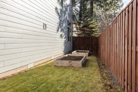 61055 Snowberry Place Bend OR 97702