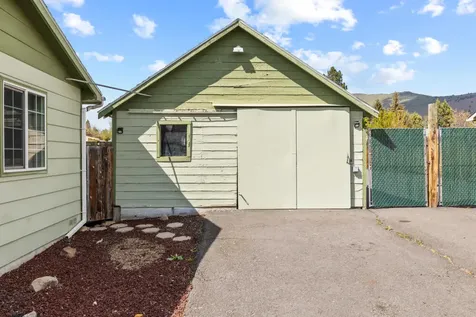 5511 Miller Avenue Klamath Falls OR 97603