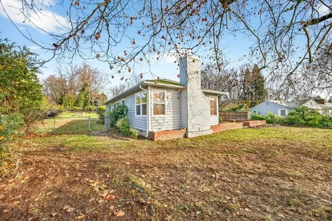 2137 E Jackson Street Medford OR 97504