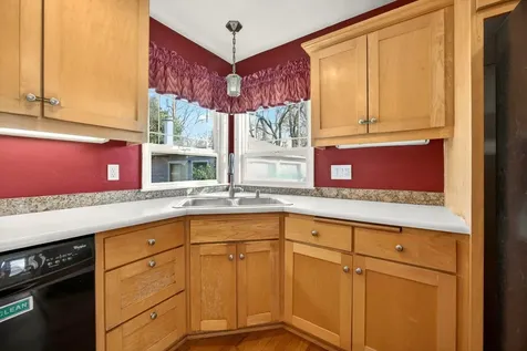 2137 E Jackson Street Medford OR 97504