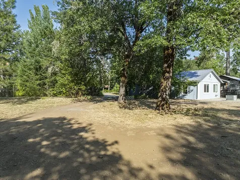 2524 Rockydale Road Cave Junction OR 97523