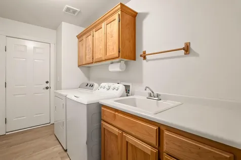 913 Schaefers Lane Grants Pass OR 97526