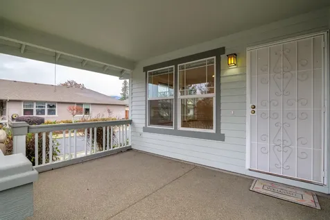 913 Schaefers Lane Grants Pass OR 97526