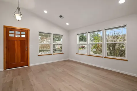 913 Schaefers Lane Grants Pass OR 97526