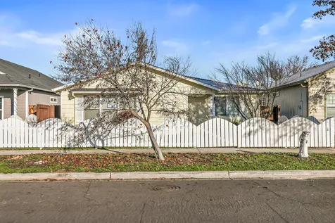 2324 Maple Park Drive Medford OR 97501