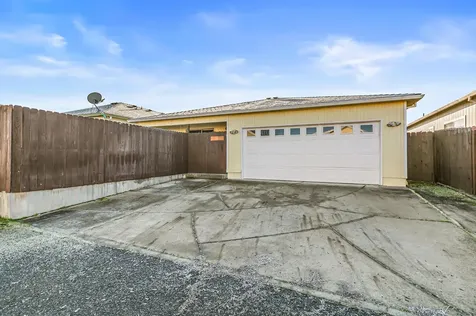 2324 Maple Park Drive Medford OR 97501