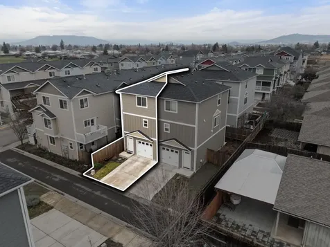 7834 Jacqueline Way White City OR 97503