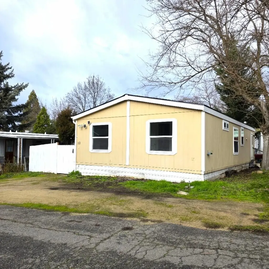 939 S Valley View Road Ashland OR 97520
