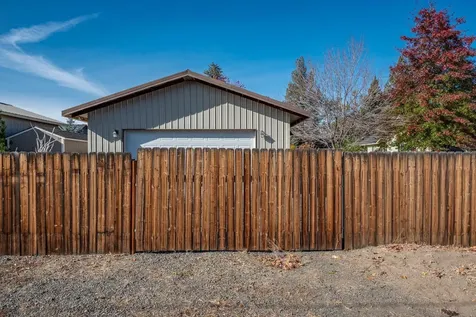 2424 SW Pumice Avenue Redmond OR 97756
