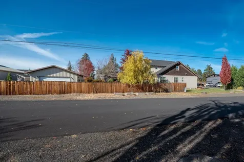 2424 SW Pumice Avenue Redmond OR 97756