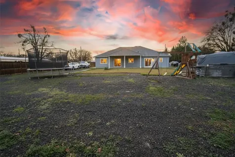 594 W Gregory Road Central Point OR 97502