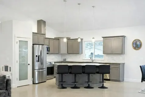 594 W Gregory Road Central Point OR 97502