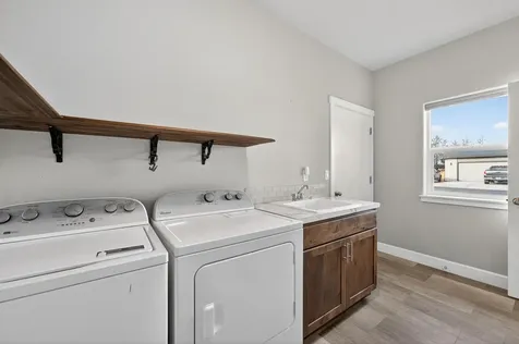 559 NW Rimrock Court Redmond OR 97756