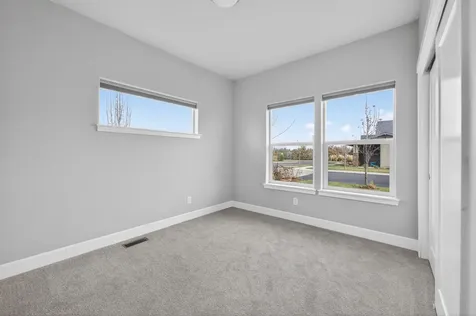 559 NW Rimrock Court Redmond OR 97756