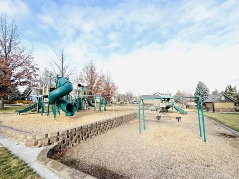 559 NW Rimrock Court Redmond OR 97756