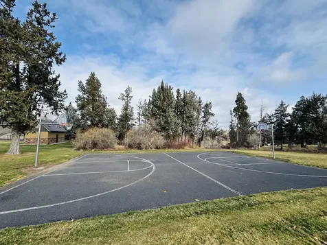 559 NW Rimrock Court Redmond OR 97756