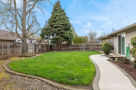 2610 Roberts Road Medford OR 97504